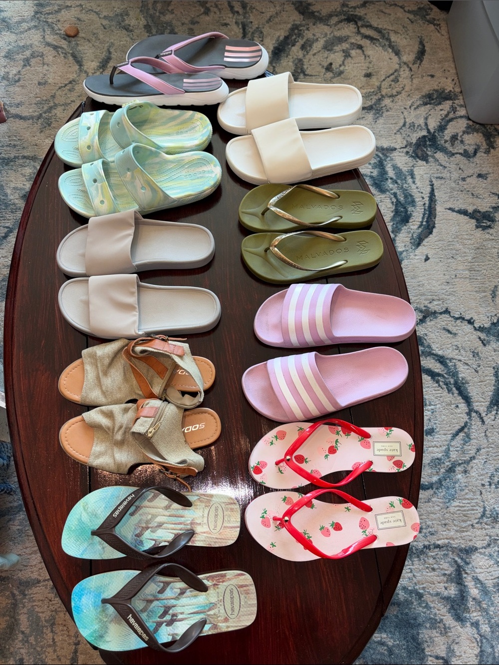 Huge women’s sandle bundle! Good deal!